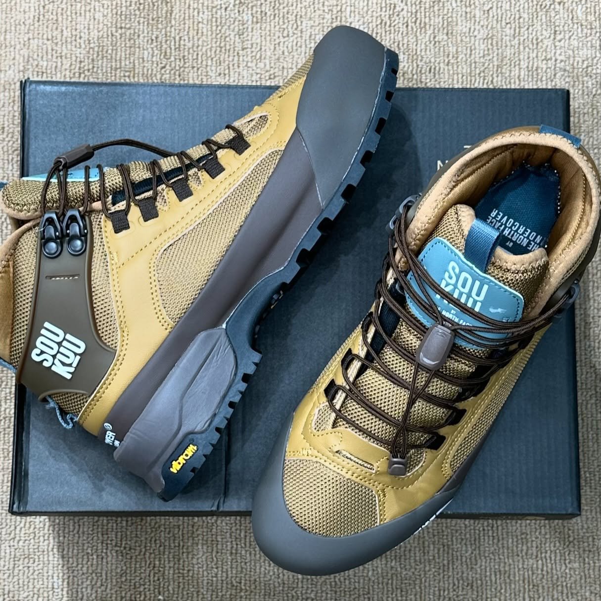 Khaki velvet breathable lace-up casual sports hiking shoes