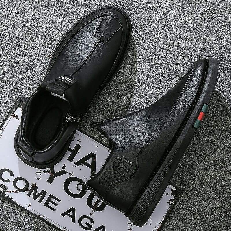 Solid color casual sneakers with side zippers