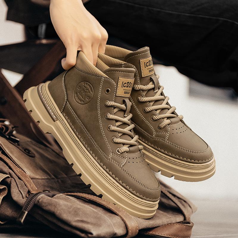 Thick bottom leisure outdoor workers install retro shoes