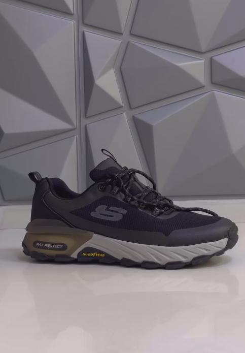 Soft-soled air-cushioned casual sports shoes