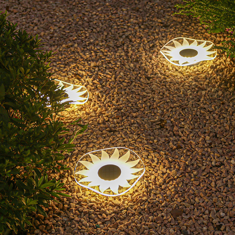 🌤️Solar-Powered Waterproof Outdoor Decorative Light✨